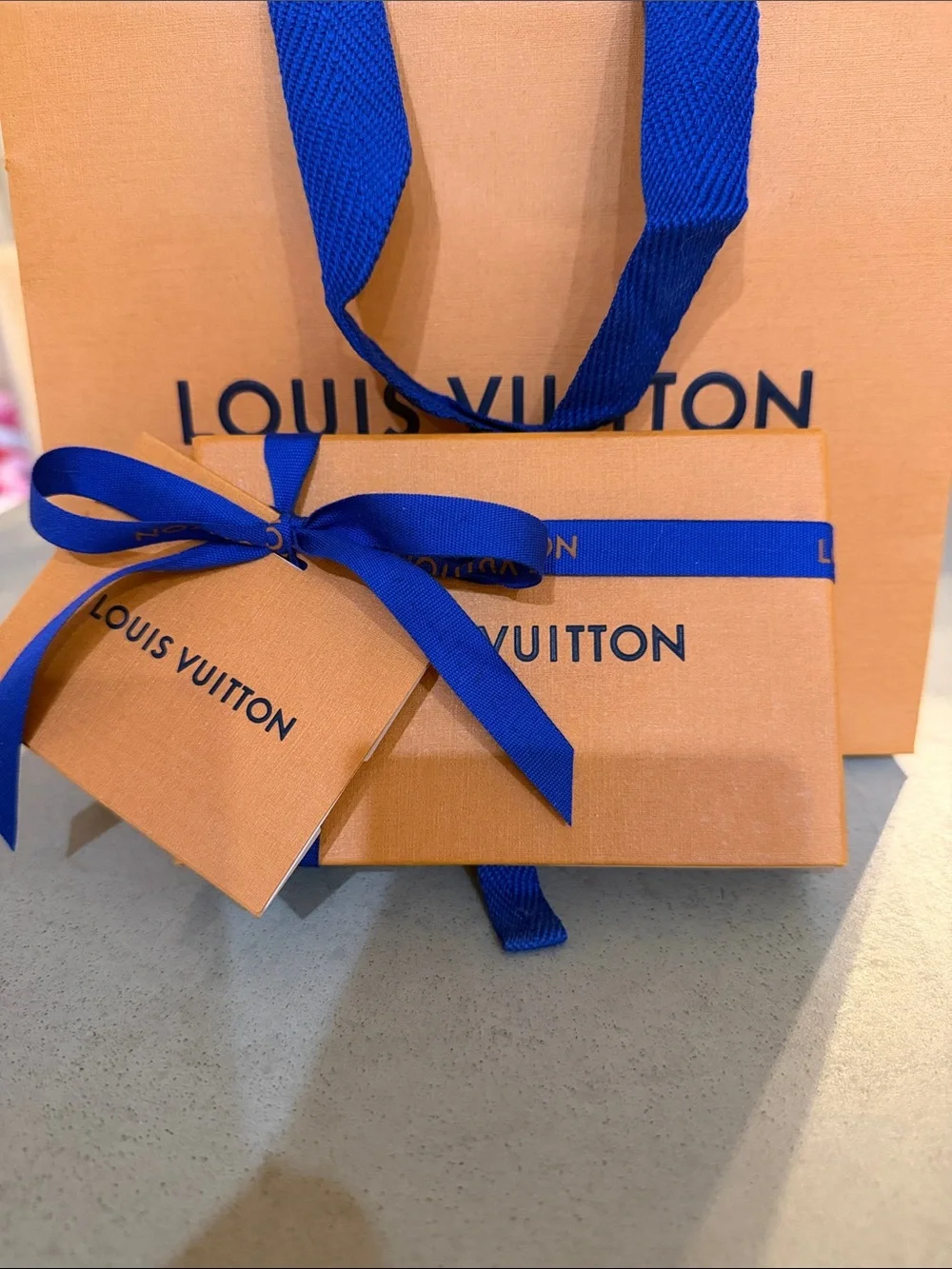 LOUIS VUITTON | ✨NEW✨ Monogram Blooming Flower Bag Charm and Key Ring in Pink